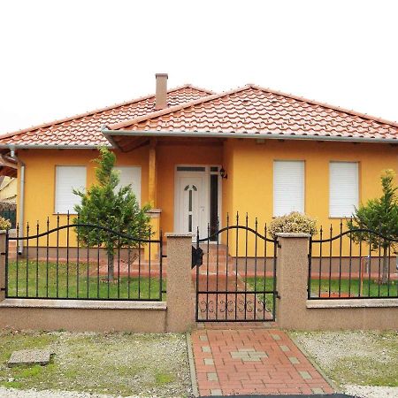 Holiday Home Balatonmariafurdo, Somogy 1 巴拉顿凯赖斯图尔 外观 照片