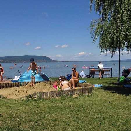 Holiday Home Balatonmariafurdo, Somogy 1 巴拉顿凯赖斯图尔 外观 照片