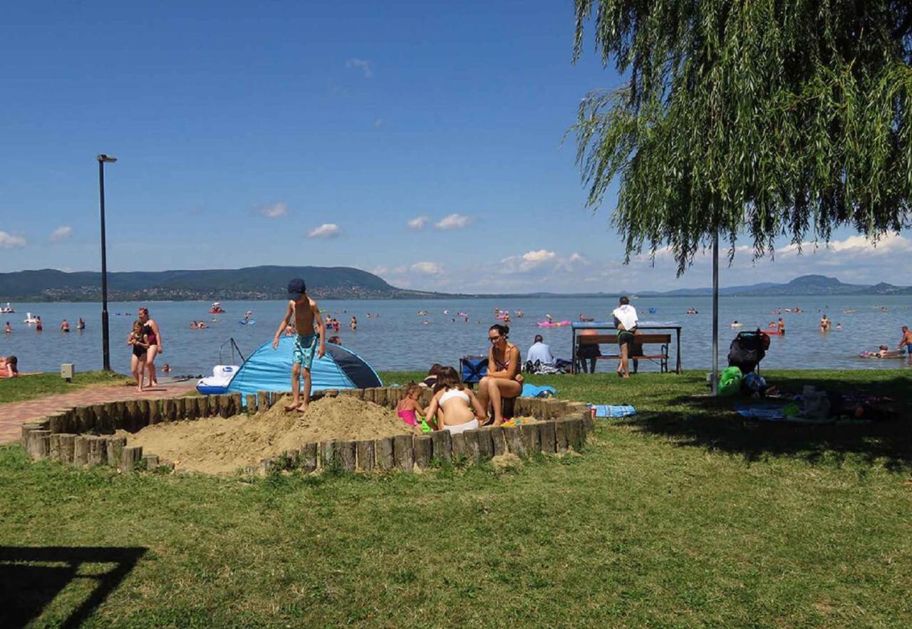 Holiday Home Balatonmariafurdo, Somogy 1 巴拉顿凯赖斯图尔 外观 照片