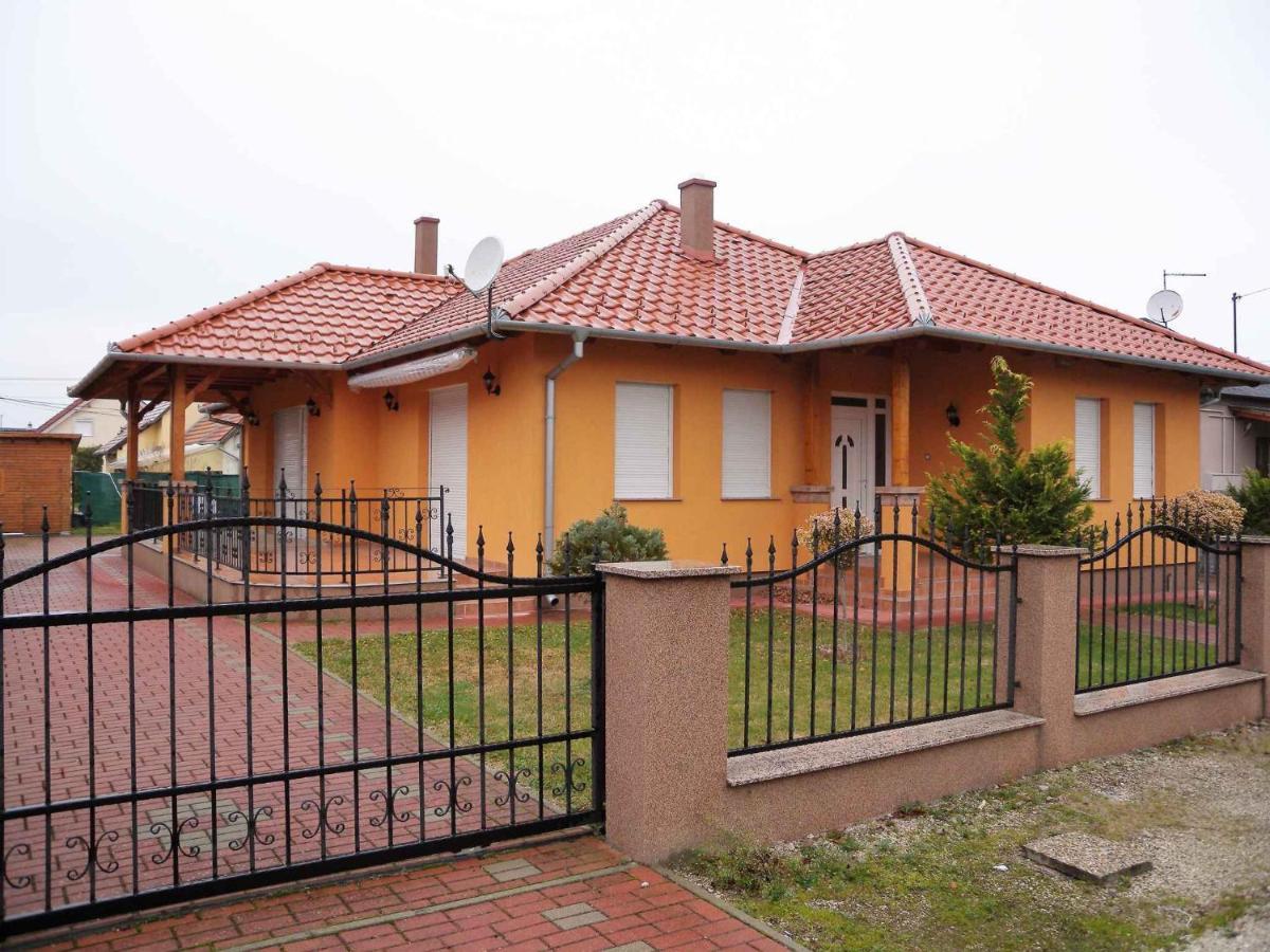 Holiday Home Balatonmariafurdo, Somogy 1 巴拉顿凯赖斯图尔 外观 照片