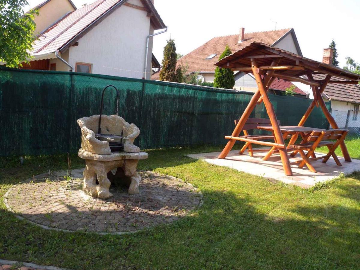 Holiday Home Balatonmariafurdo, Somogy 1 巴拉顿凯赖斯图尔 外观 照片